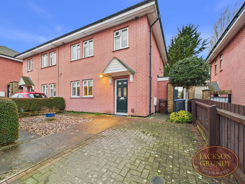 Property photo 1 of 15 Upland Road