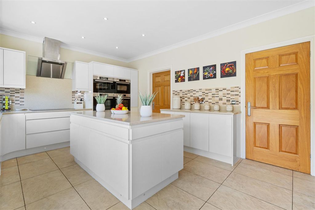 Additional image 14 of 5 bed detached house for saleSnowdrop Road, Hartlepool TS26