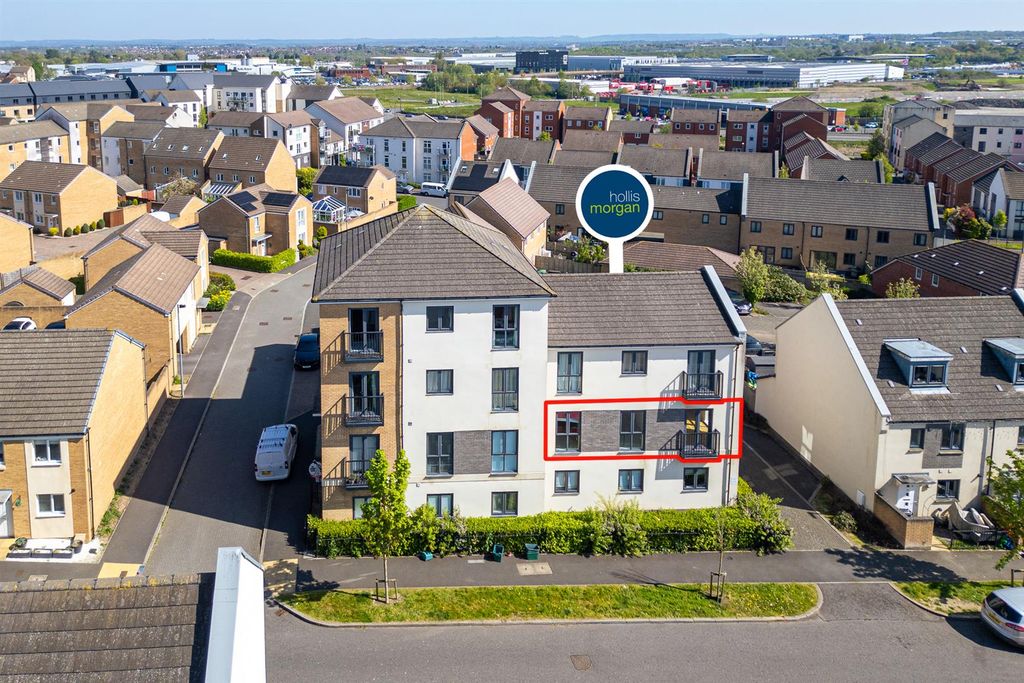 Property photo 1 of 26 19 Bushy Road Patchway, Bristol Bs34 5Gp | Leaseho