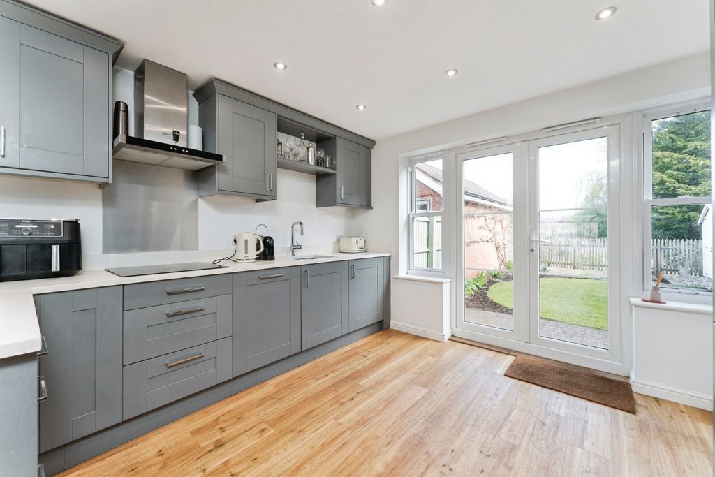 Property photo 3 of 19 Kitchen Diner