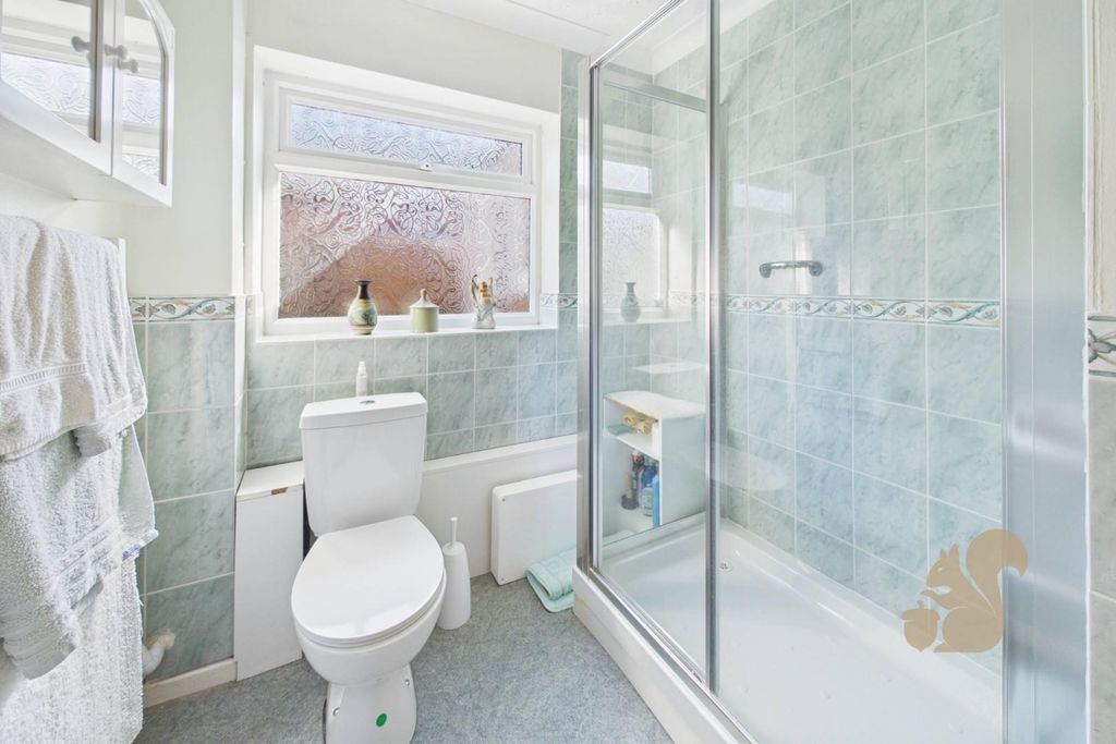 Property photo 3 of 16 Shower Room