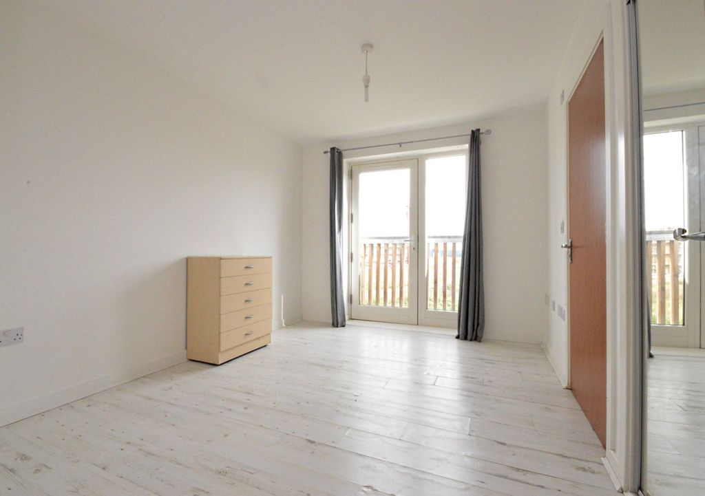 Property photo 1 of 6 Double Bedroom Apartment To Rent