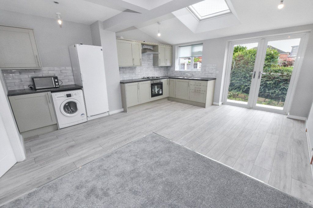 Property photo 3 of 16 Kitchen/Dining Room