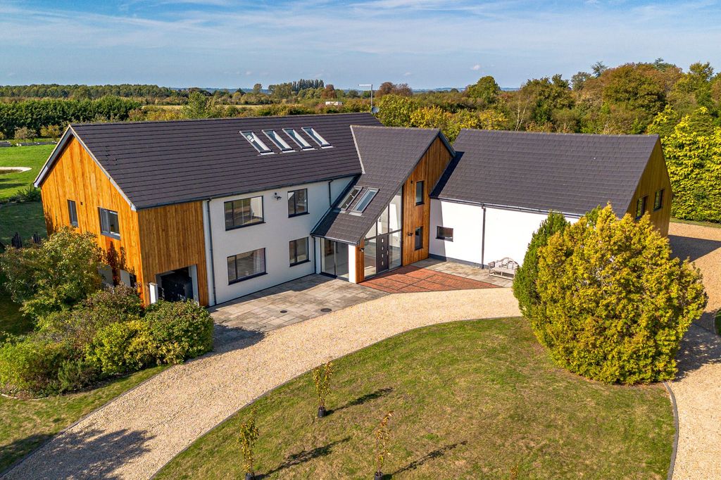 Property photo 3 of 21