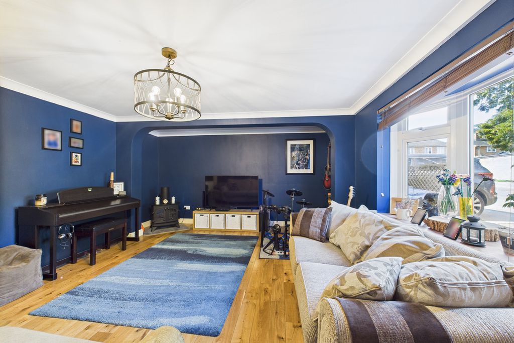 Property photo 2 of 14