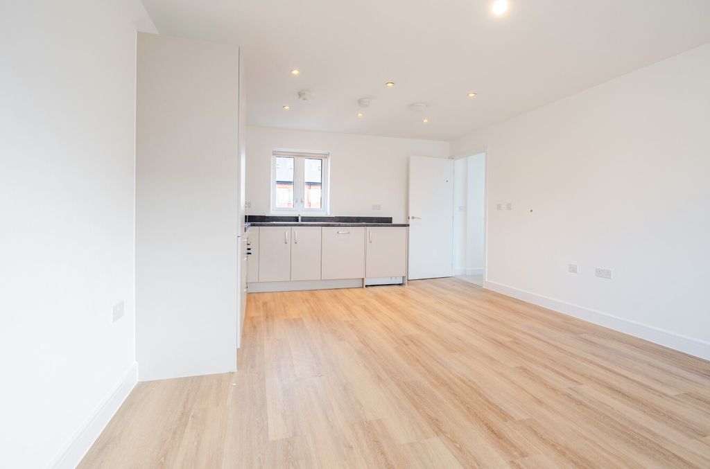 Property photo 2 of 10 Bedroom 2