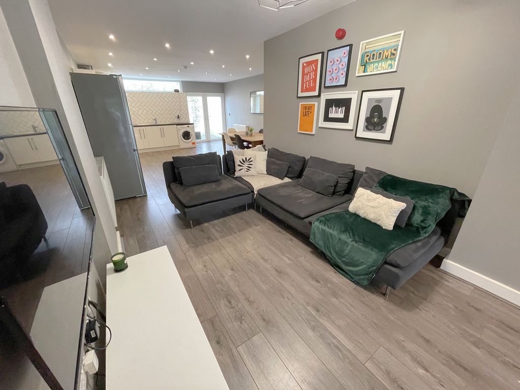 Property photo 1 of 14 11
