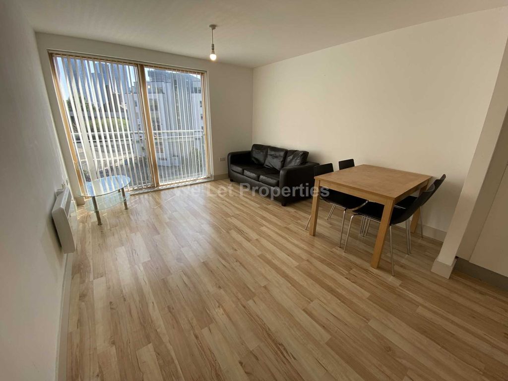 Property photo 2 of 8