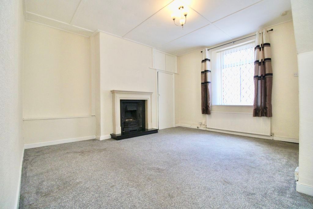 Property photo 2 of 10 Lounge