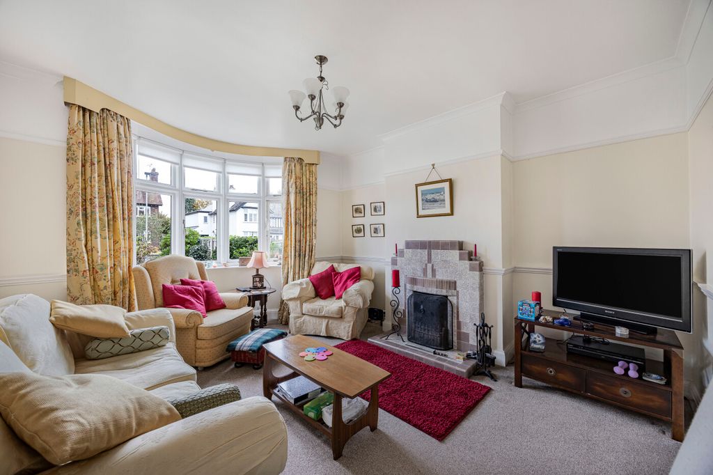 Property photo 3 of 22 12_65681.Jpg