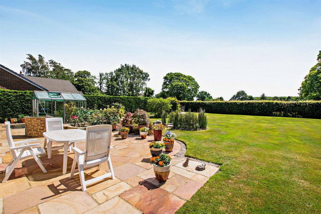 Property photo 2 of 25 Rear Garden