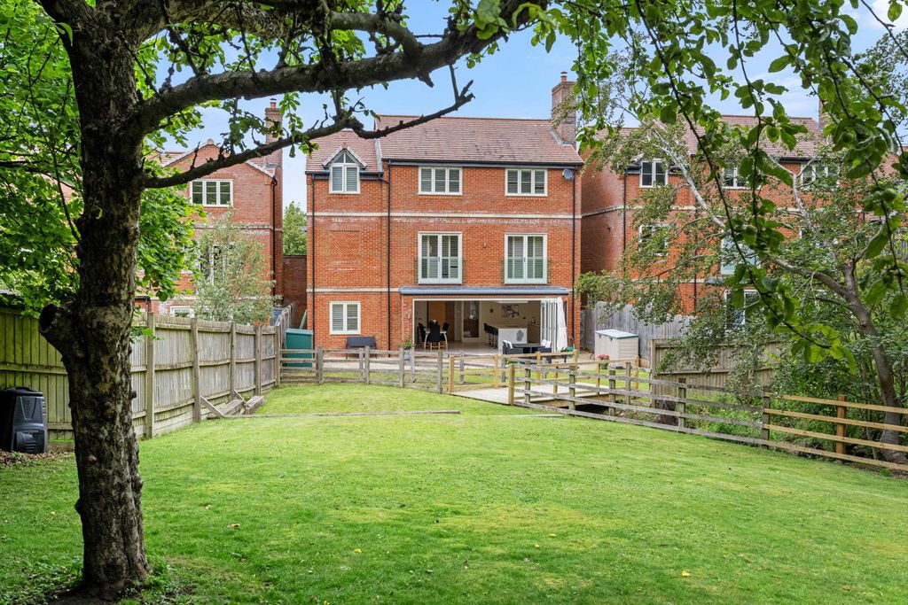 Property photo 1 of 29