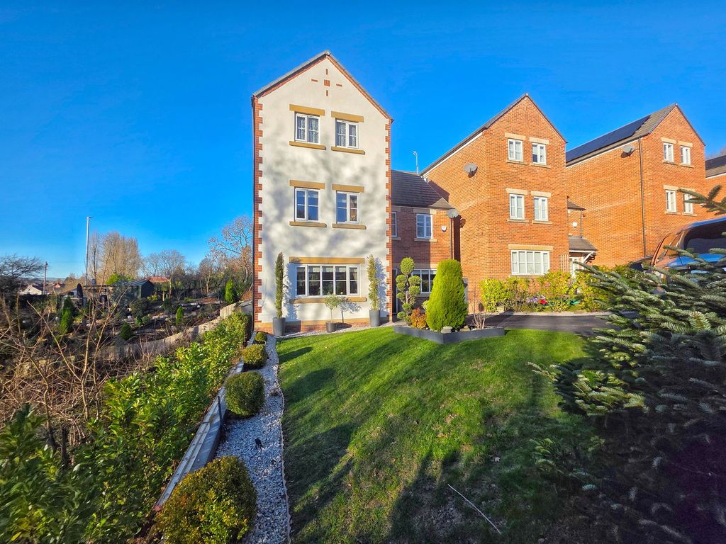 Property photo 1 of 35