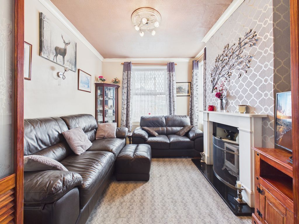 Property photo 3 of 9 Lounge