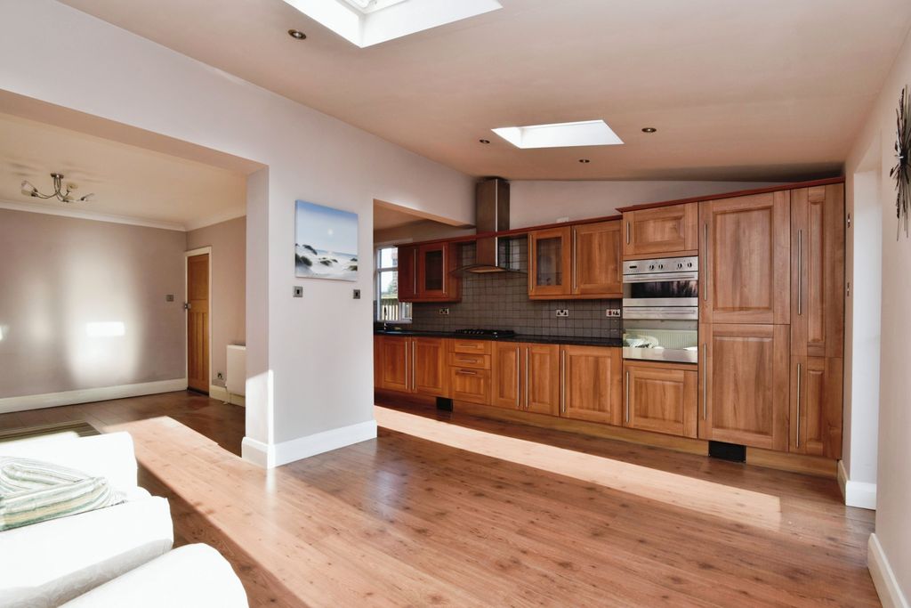Property photo 2 of 17 Photography
