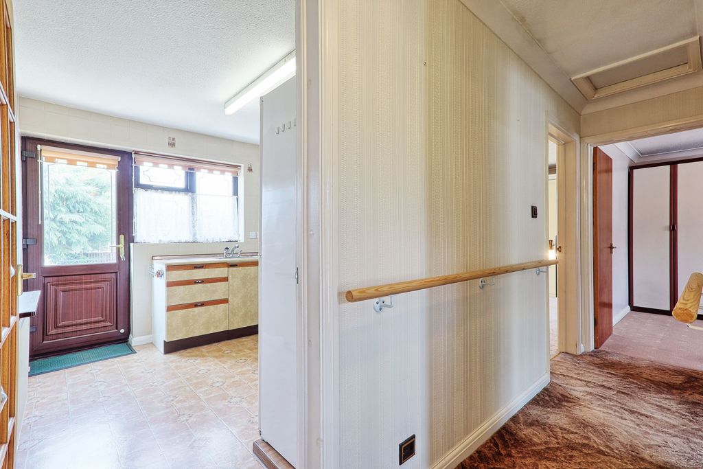 Property photo 3 of 32