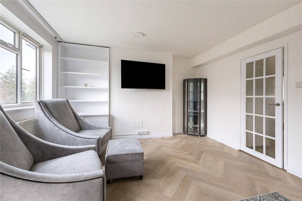 Property photo 2 of 14 Picture No. 08