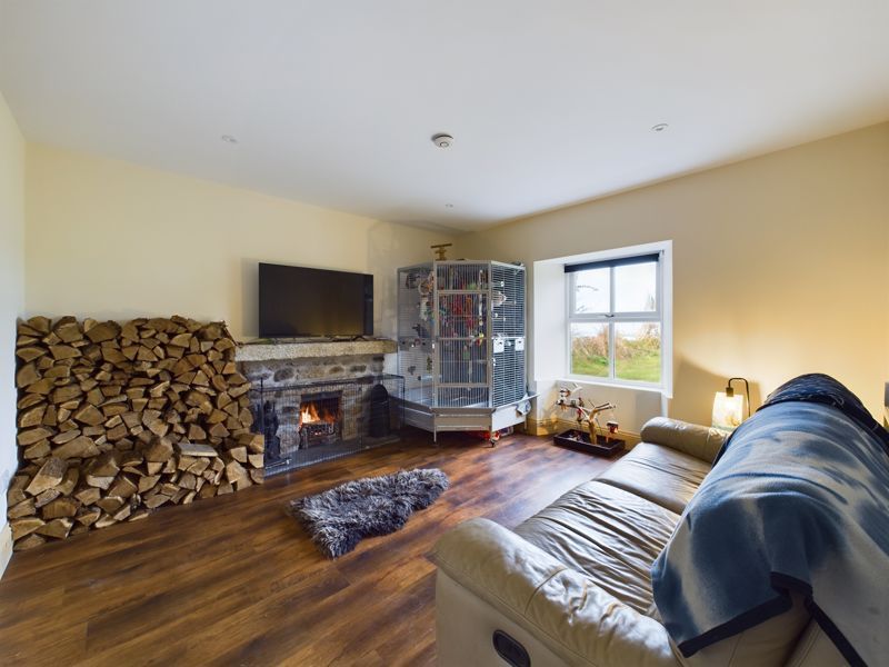 Property photo 3 of 15 Lounge