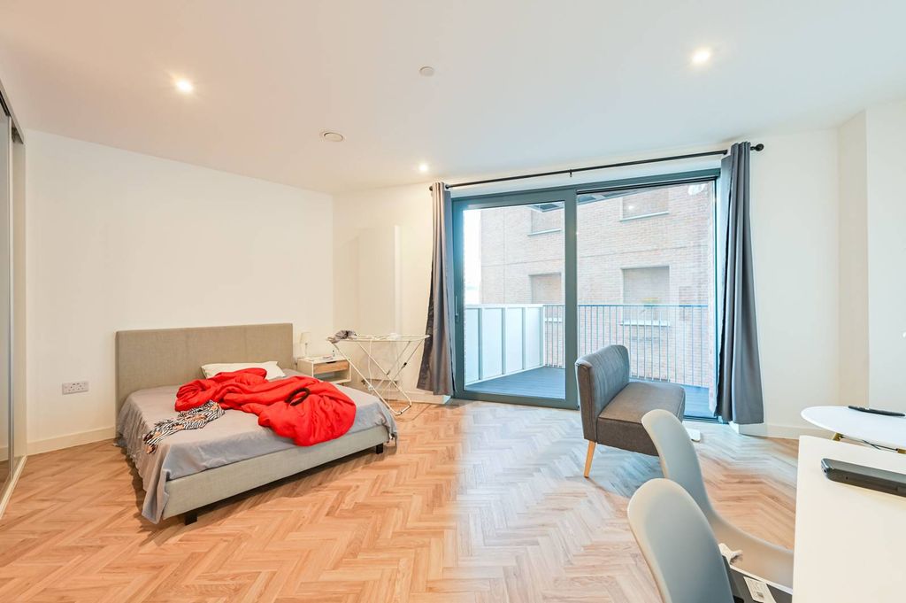 Property photo 2 of 9