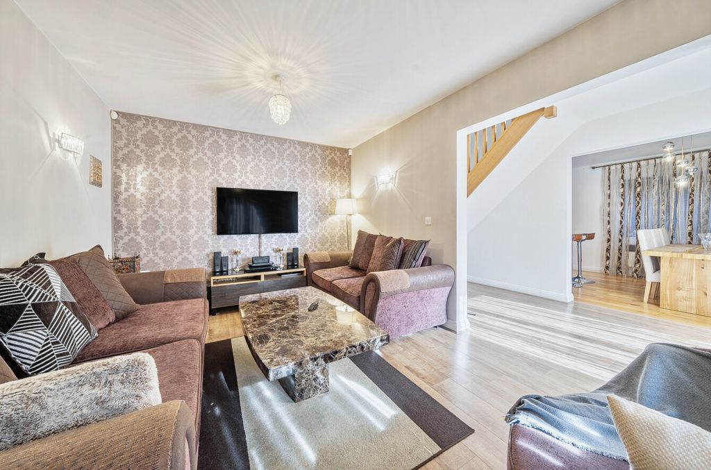 Property photo 2 of 12 1303193-29-6839E8...