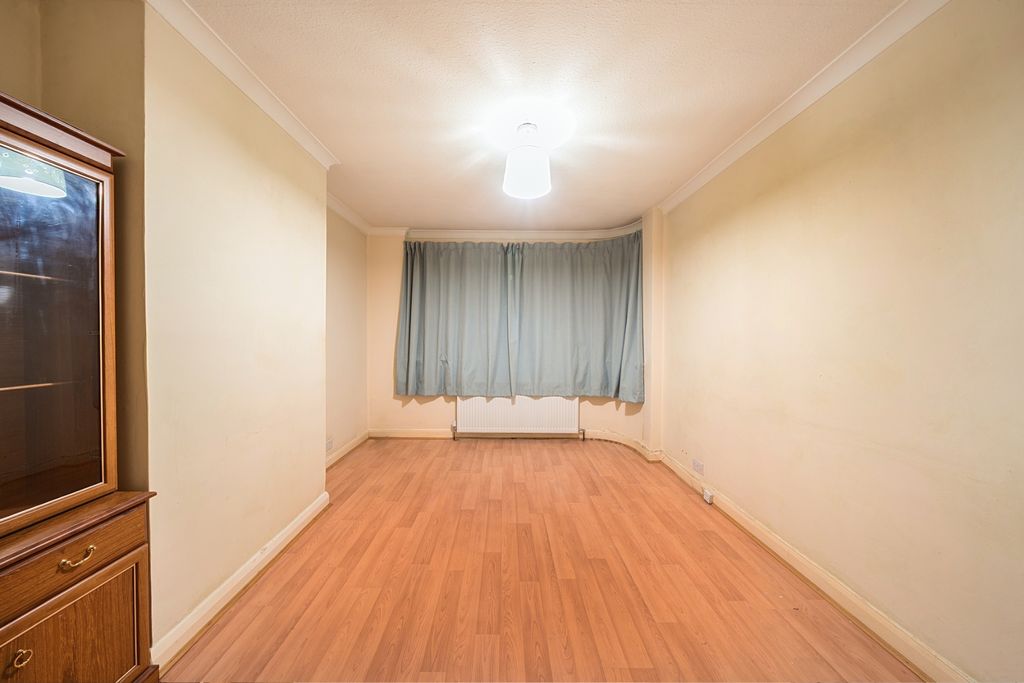 Property photo 3 of 16 Photo 8