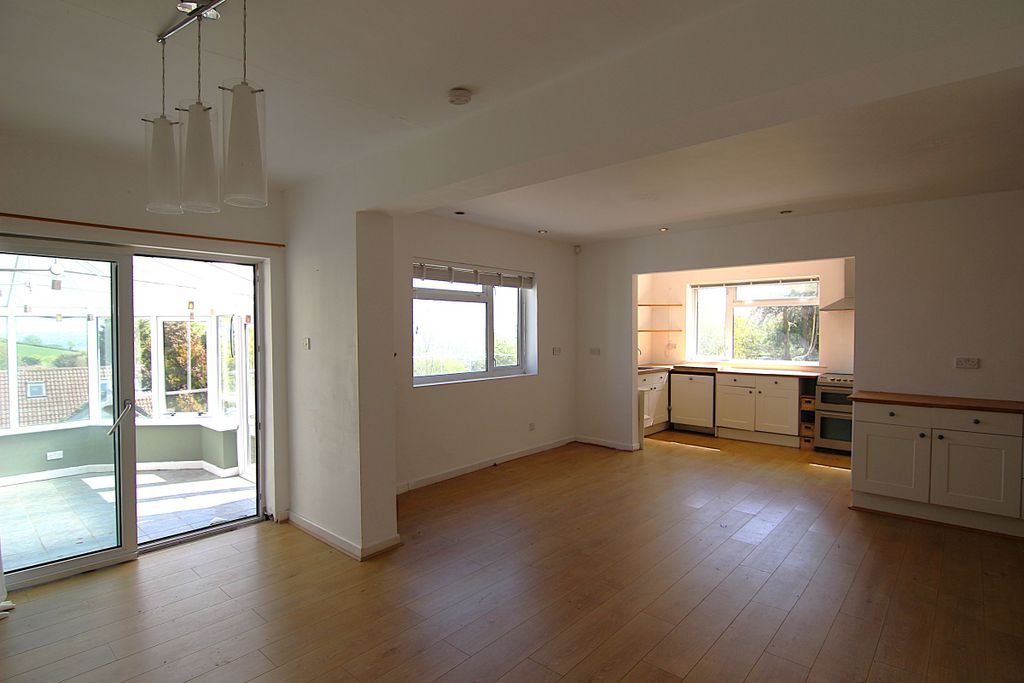 Property photo 3 of 30