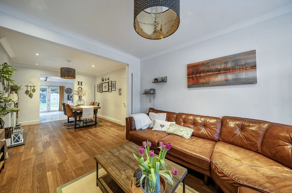 Property photo 2 of 26 1395712-17-696126...