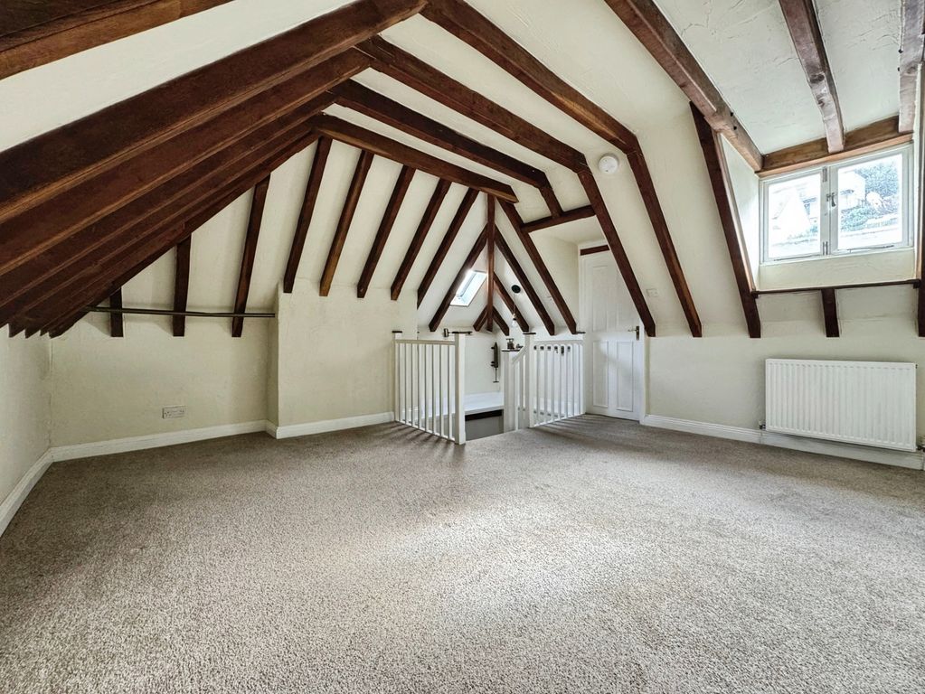 Property photo 3 of 17 Bedroom