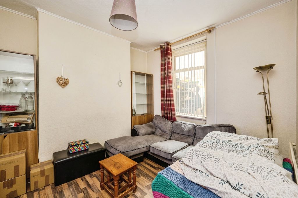 Property photo 2 of 20 Pbox-Img.Jpg