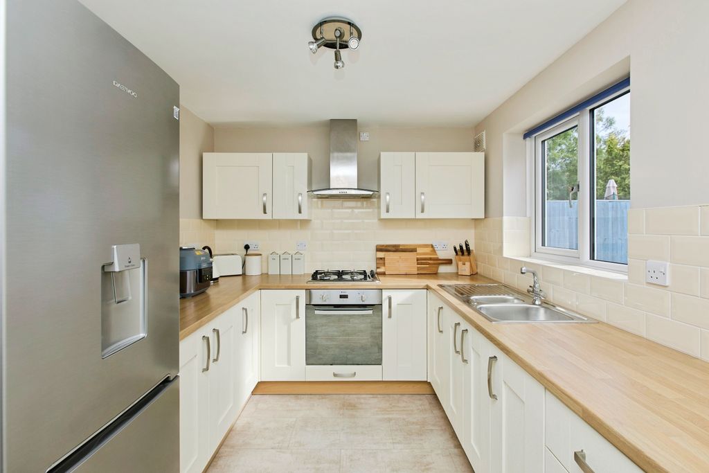 Property photo 3 of 16 Img_7175