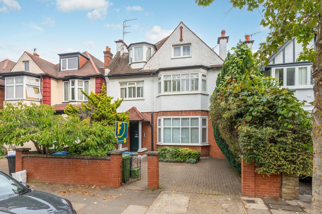 Property photo 2 of 11
