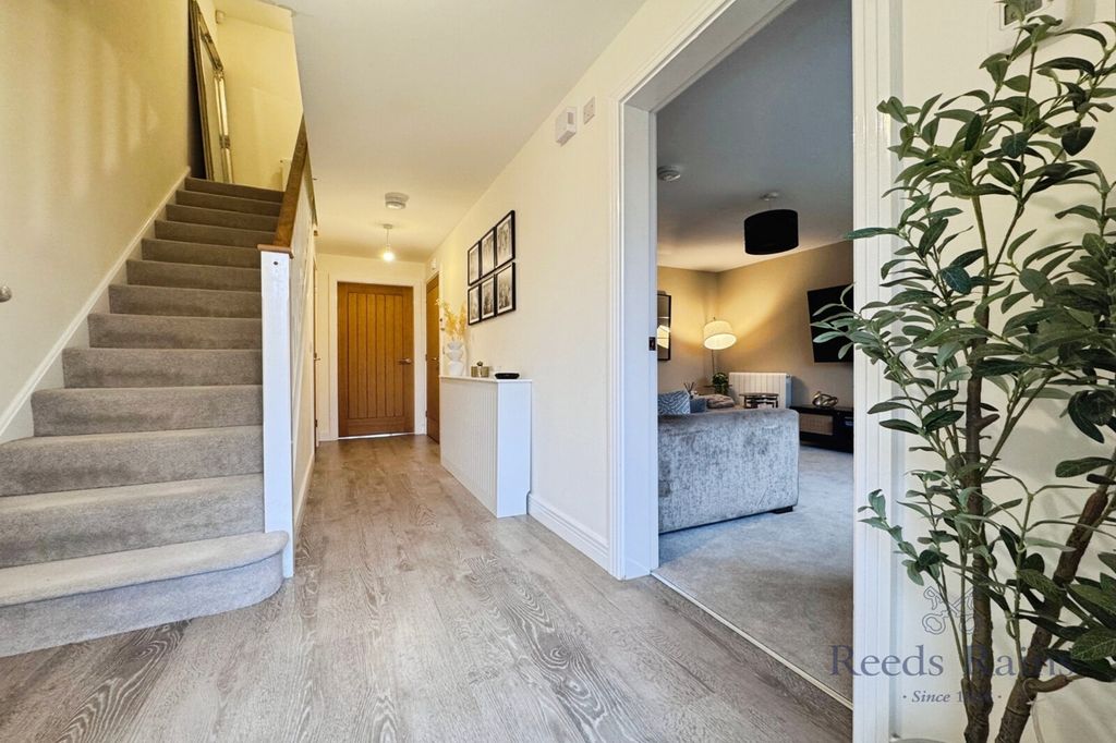 Property photo 2 of 27 Hallway