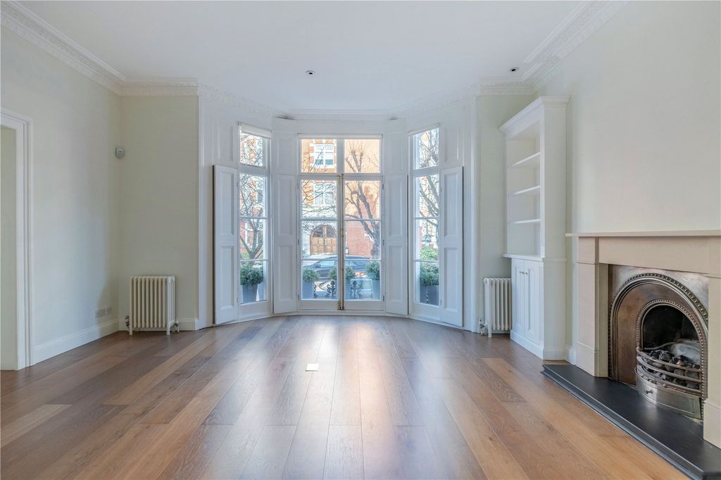 Property photo 3 of 16 Reception 2