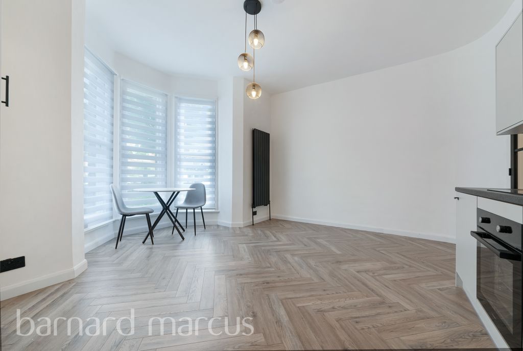 Property photo 2 of 8 Reception Room