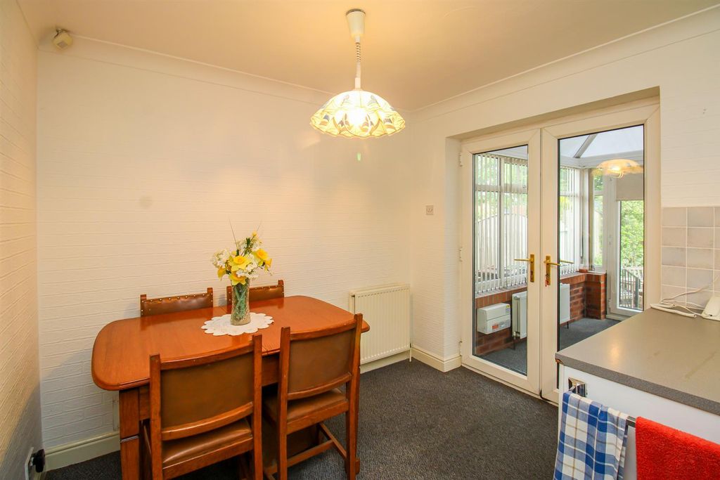 Property photo 3 of 13 Kitchen Diner