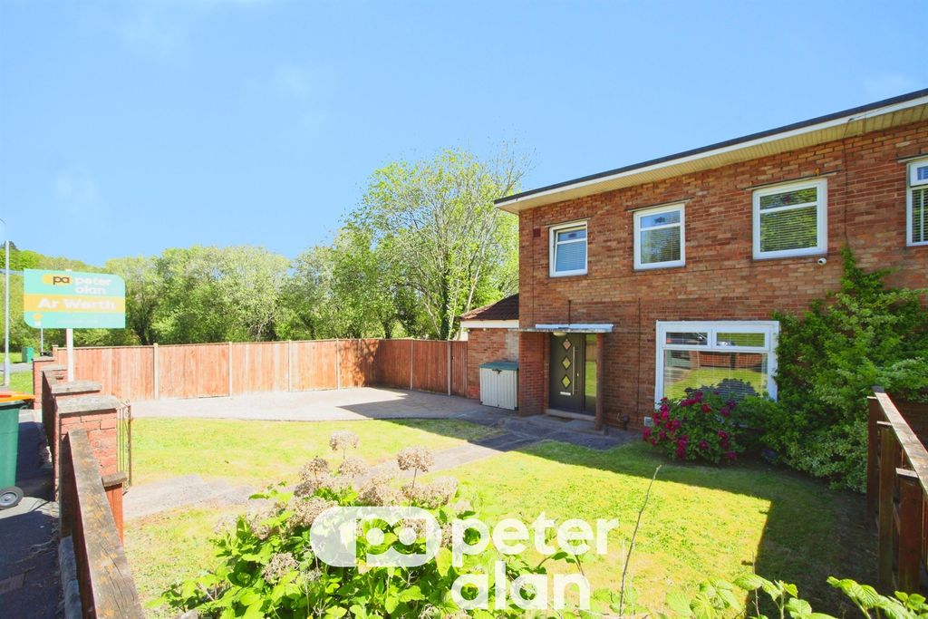 Property photo 2 of 30