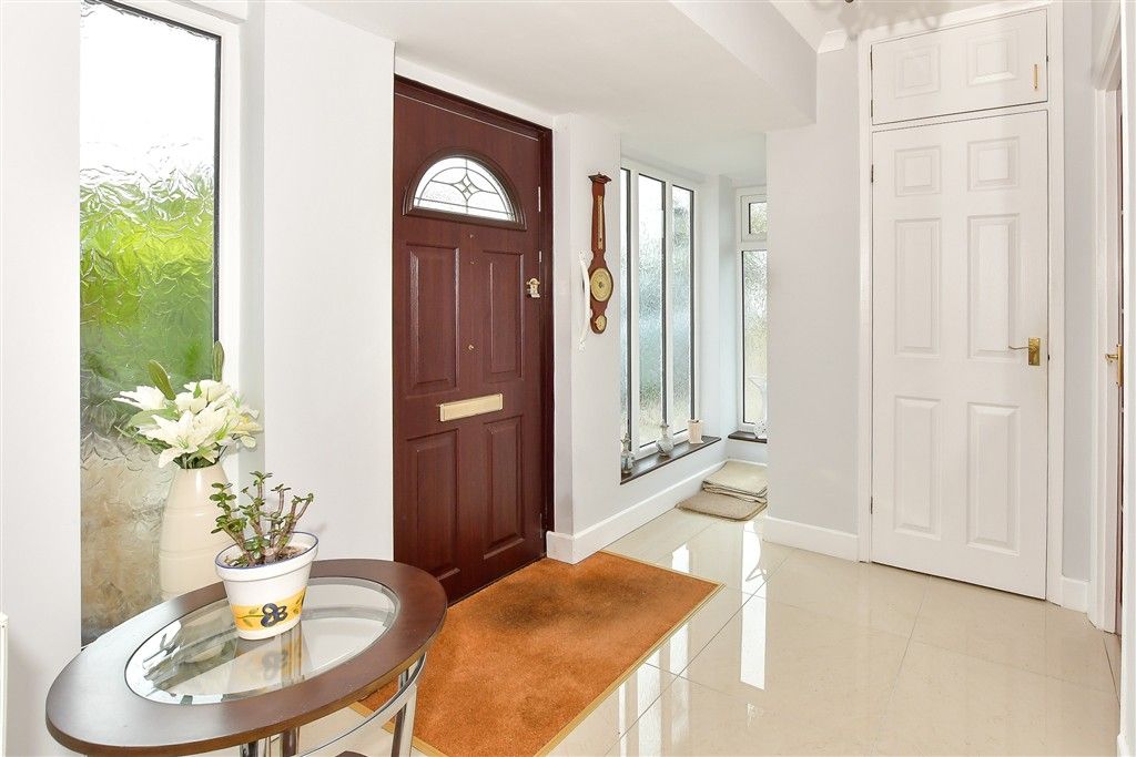 Property photo 2 of 12 Entrance Hall