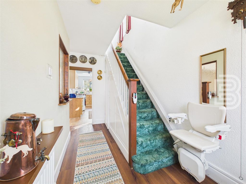 Property photo 3 of 16 Entrance Hall.Jpg