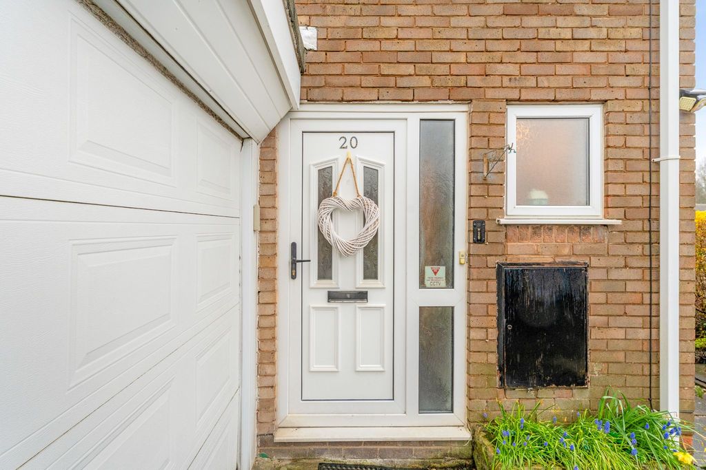 Property photo 2 of 29 Photograph 3