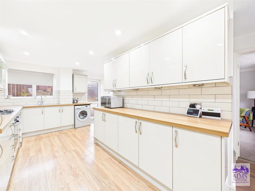 Property photo 2 of 12 Cam04098G0-Pr0142-Still001.Jpg