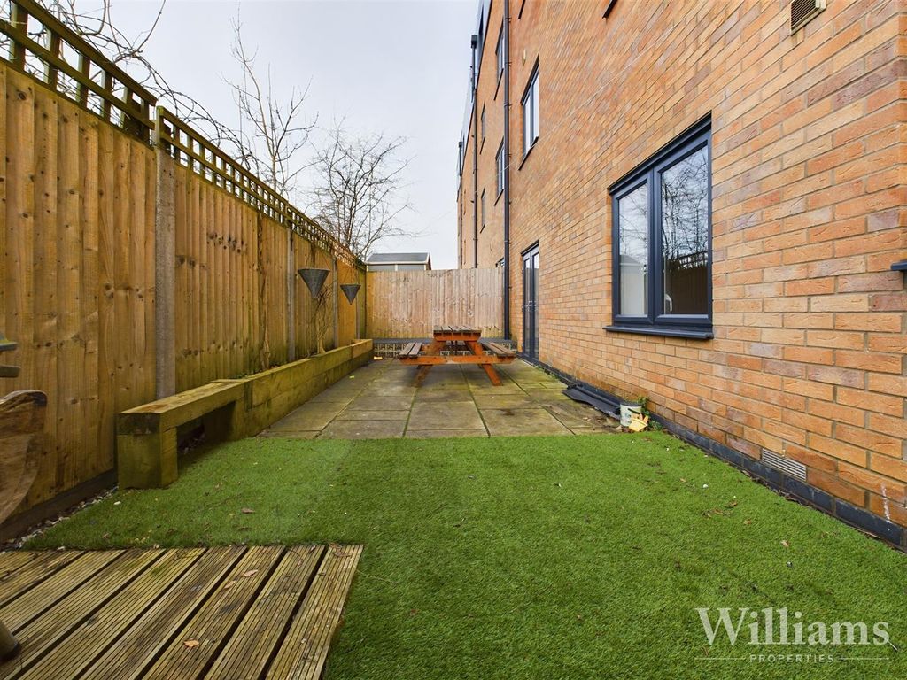 Property photo 2 of 12 Cam02861G0-Pr0322-Still020.Jpg