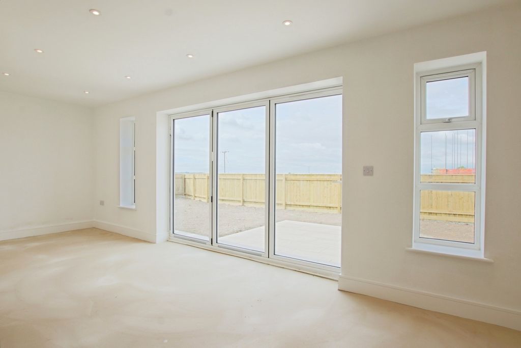 Property photo 3 of 23 4314113