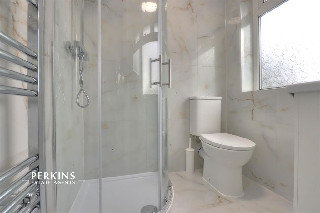 Property photo 2 of 4 Ensuite 4.Jpg