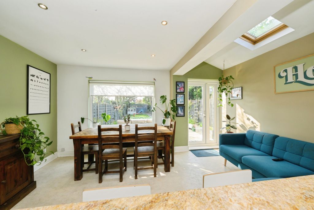 Property photo 1 of 21