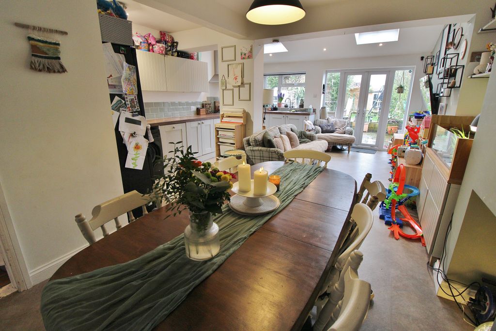 Property photo 3 of 20