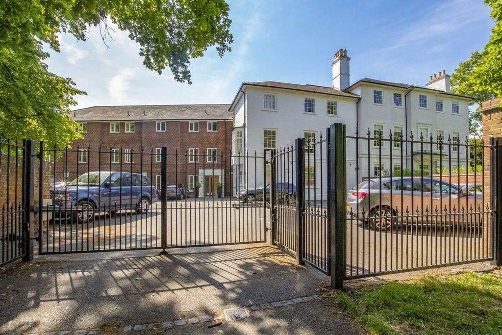 Property photo 1 of 4