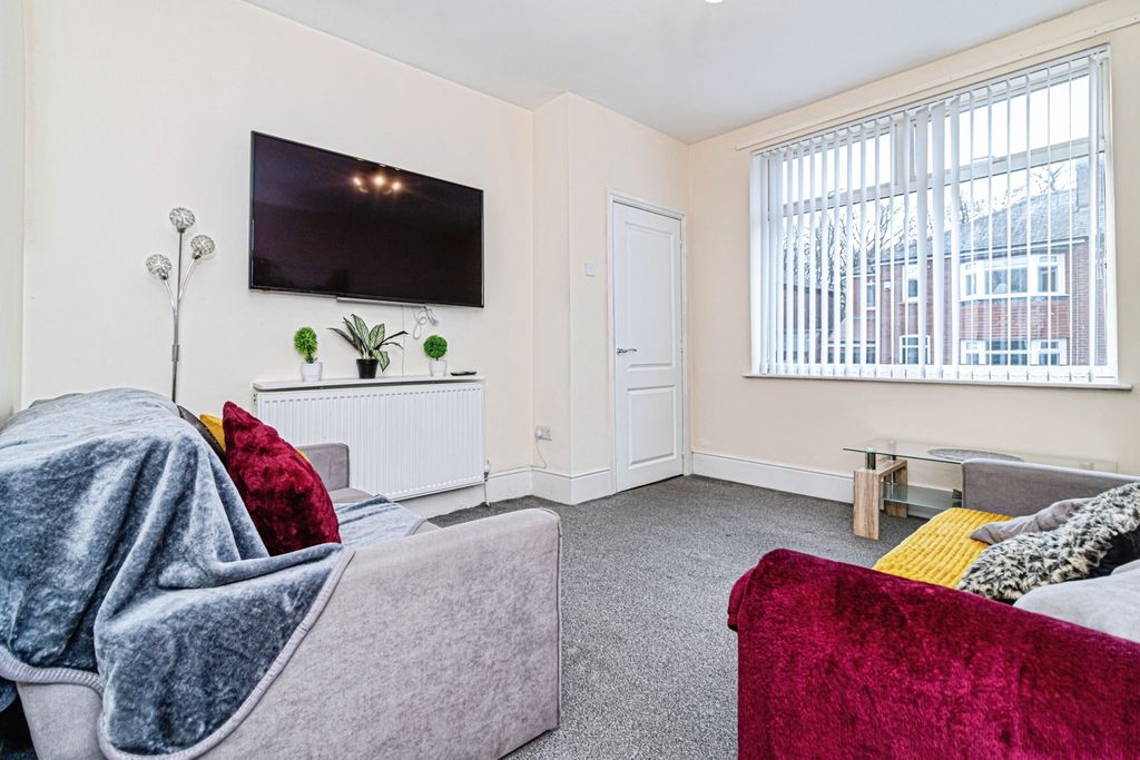 Property photo 3 of 9 Photo