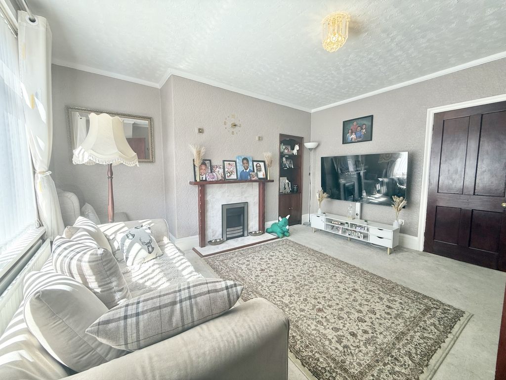 Property photo 3 of 10 Img_4739