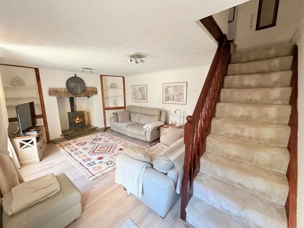 Property photo 2 of 23