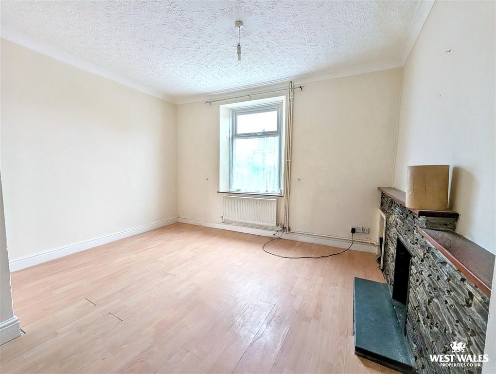 Property photo 2 of 24 Pxl_20251202_124636865~2.Jpg